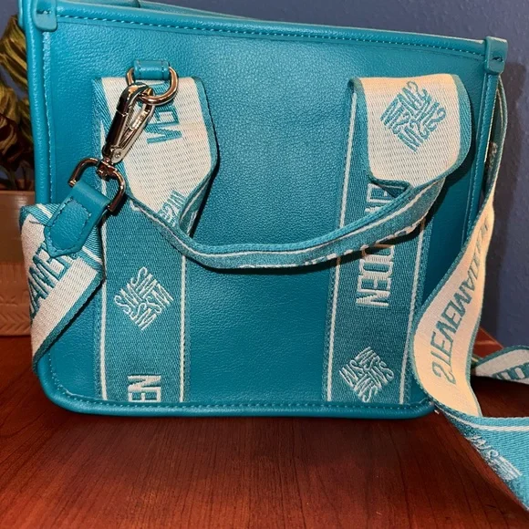 Steve Madden Blue Bag - Picture 2 of 3